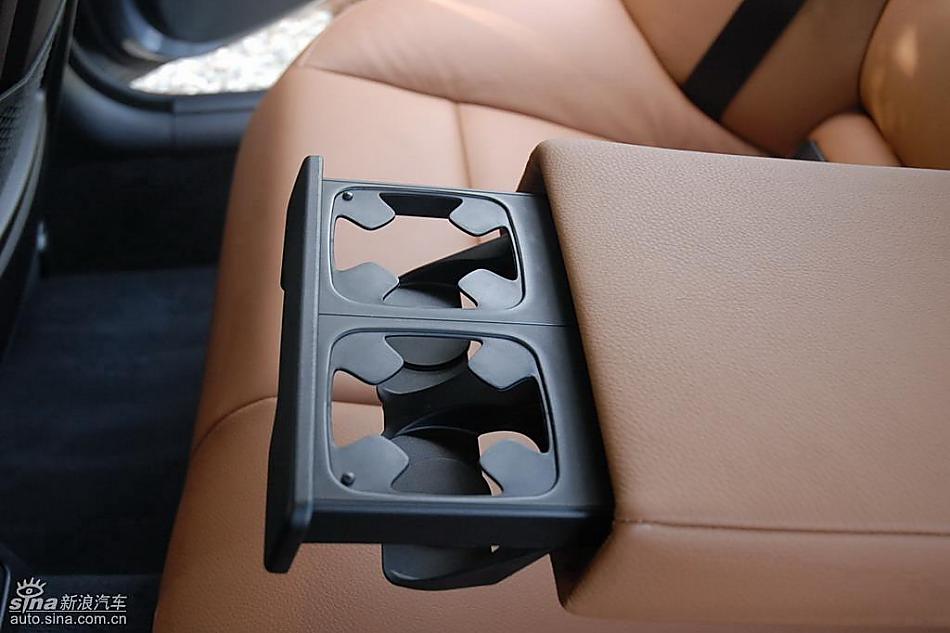 09款宝马3系轿车内饰