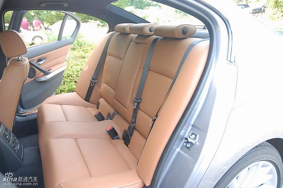 09款宝马3系轿车内饰