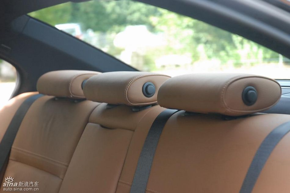 09款宝马3系轿车内饰