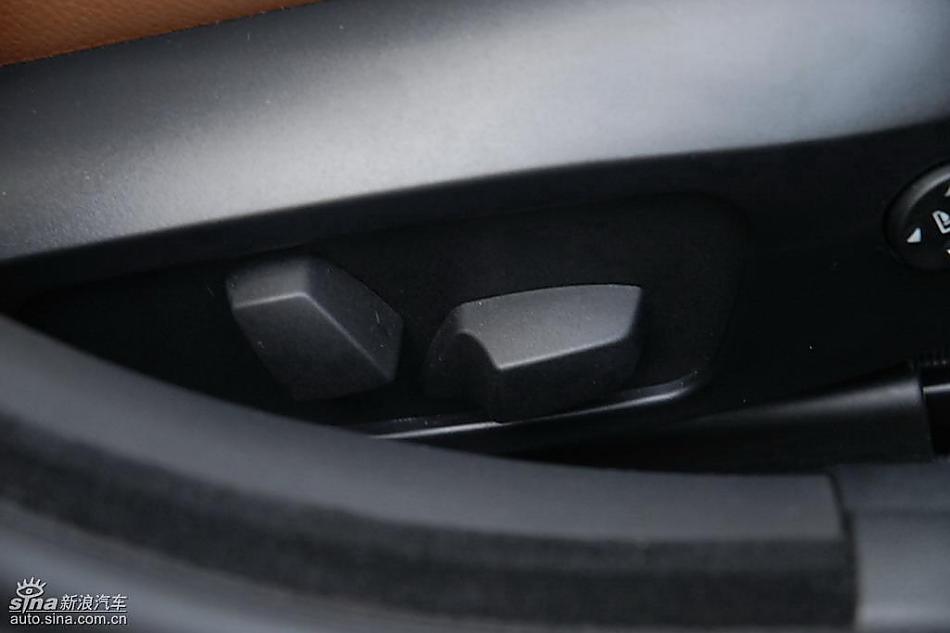 09款宝马3系轿车内饰