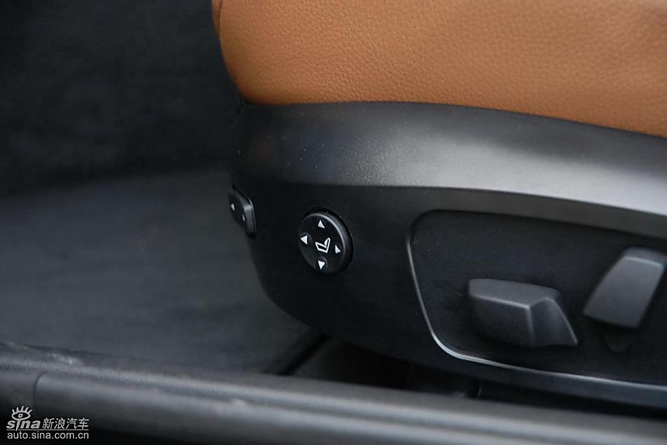 09款宝马3系轿车内饰