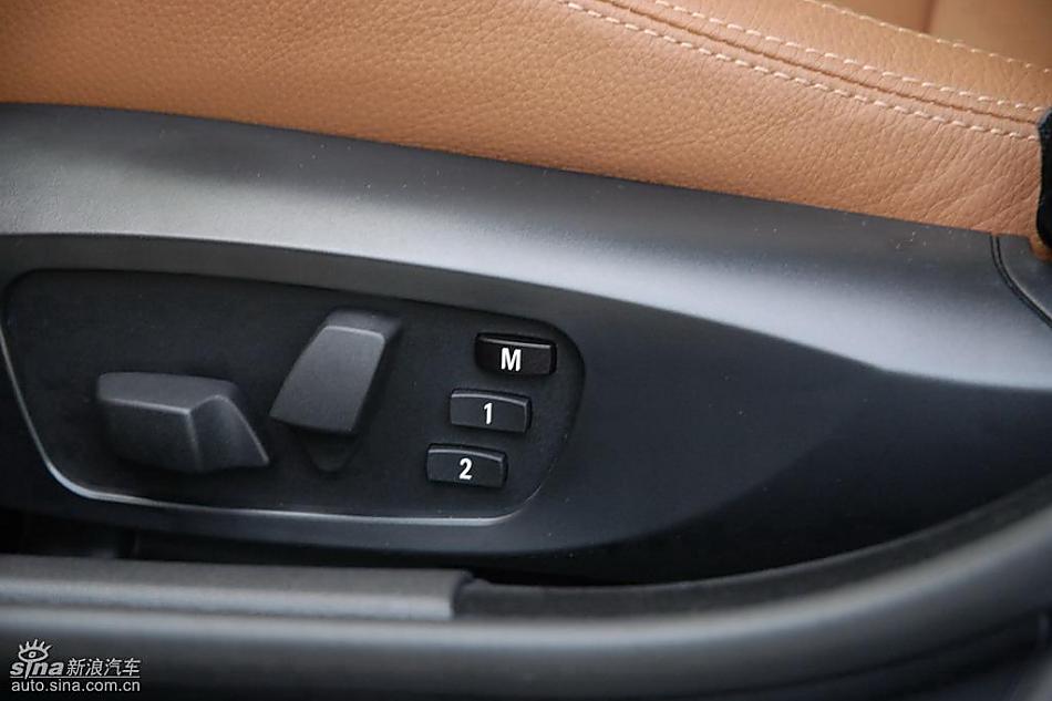 09款宝马3系轿车内饰