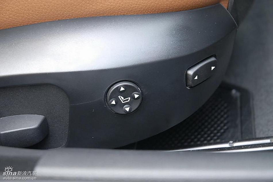 09款宝马3系轿车内饰