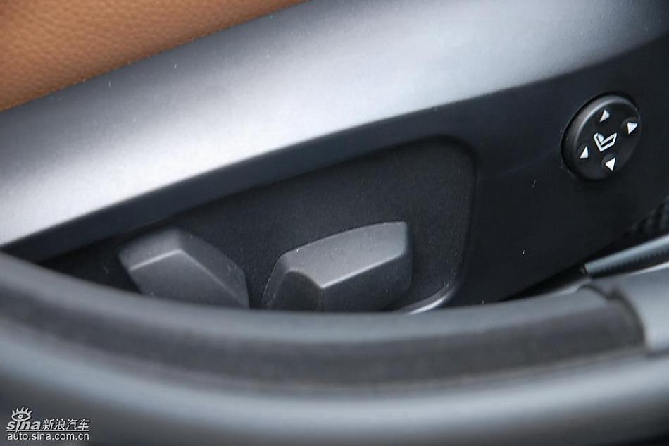 09款宝马3系轿车内饰