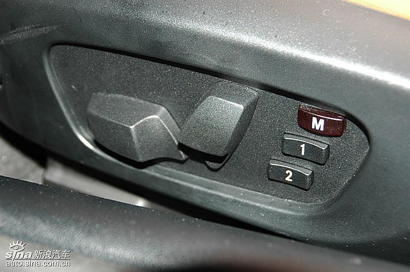宝马335i敞篷轿车座椅调节开关