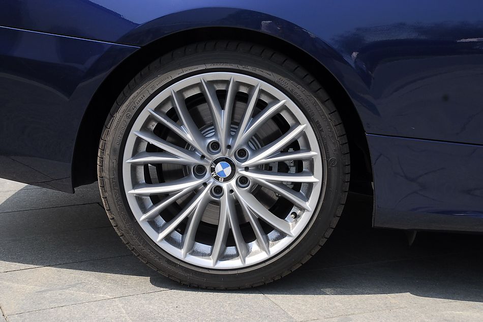 进口宝马3系双门轿跑车与双门敞篷车