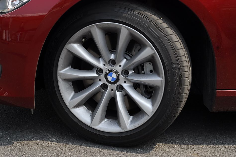 进口宝马3系双门轿跑车与双门敞篷车