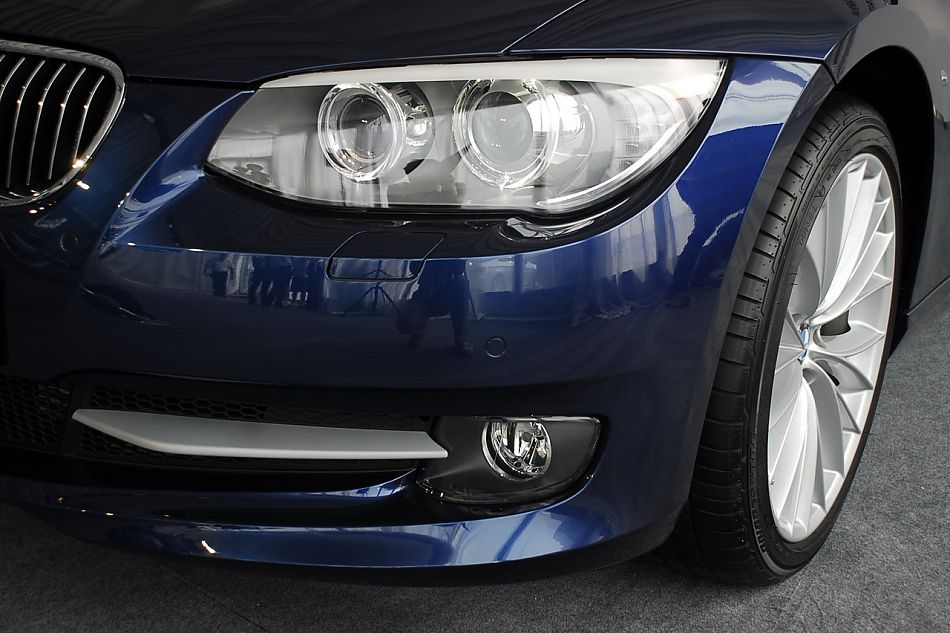 进口宝马3系双门轿跑车与双门敞篷车