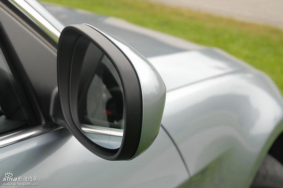 09款宝马3系轿车外观