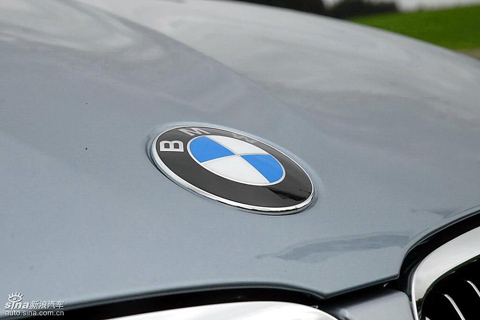 09款宝马3系轿车外观