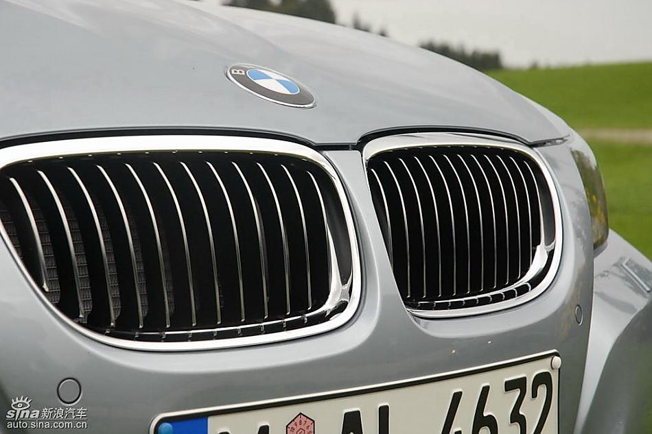 09款宝马3系轿车外观