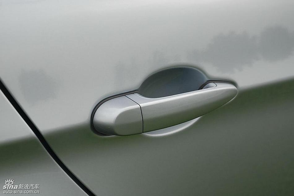 09款宝马3系轿车外观