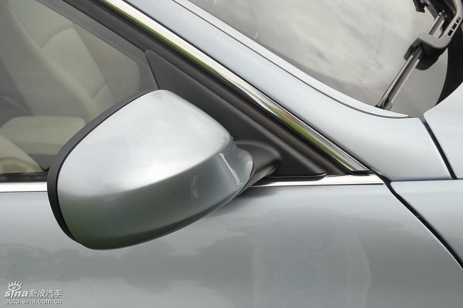 09款宝马3系轿车外观