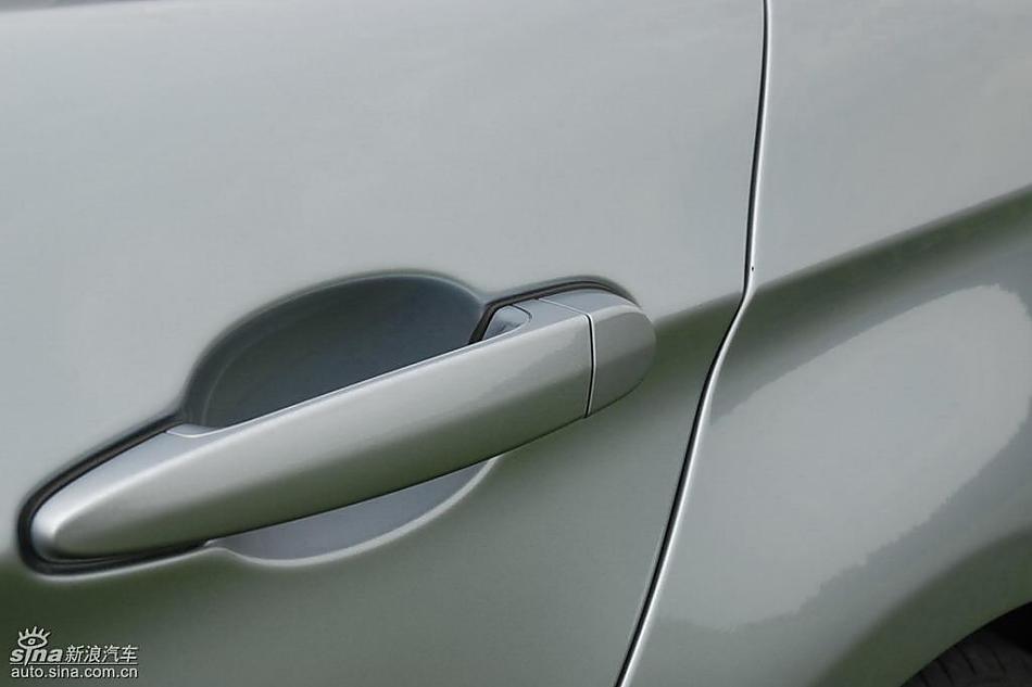 09款宝马3系轿车外观