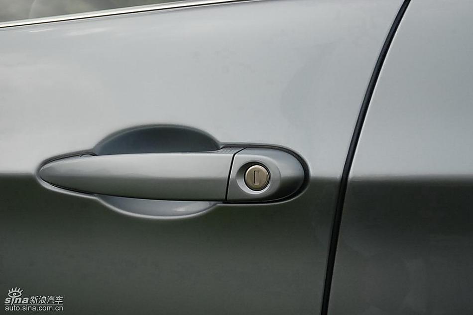 09款宝马3系轿车外观