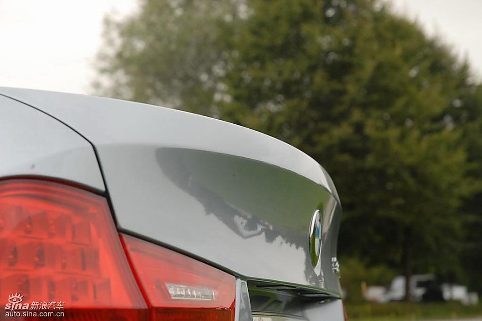 09款宝马3系轿车外观