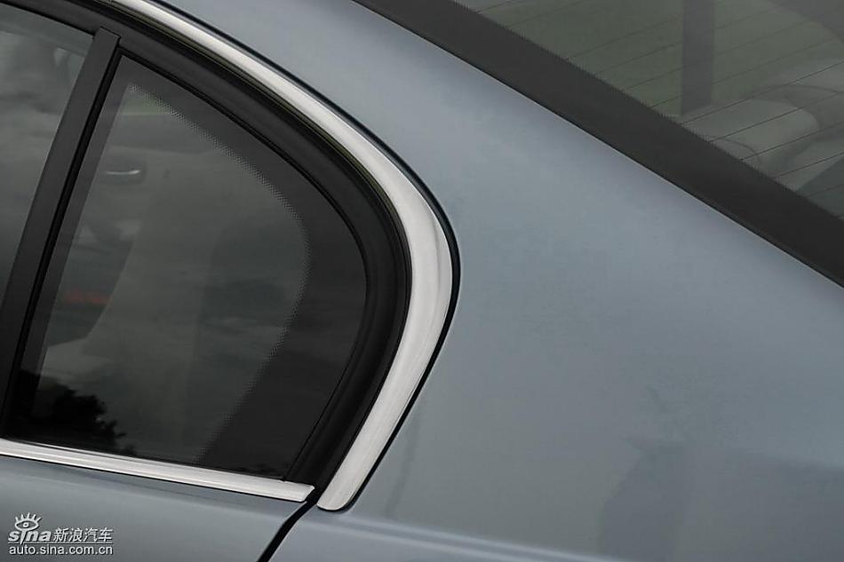 09款宝马3系轿车外观