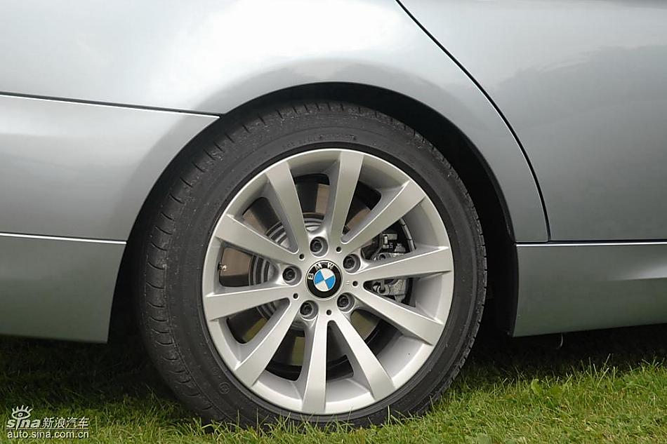 09款宝马3系轿车外观