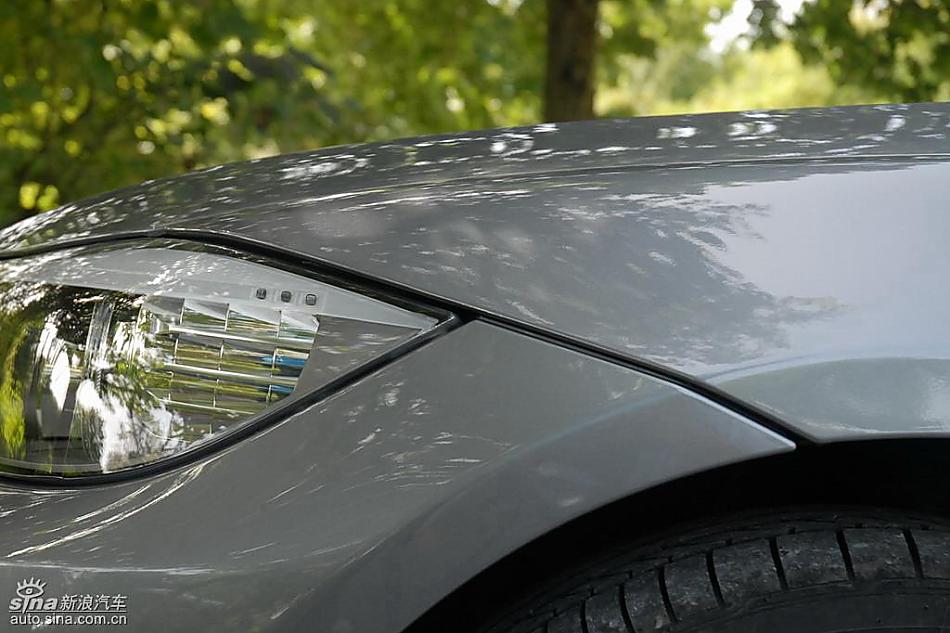 09款宝马3系轿车外观