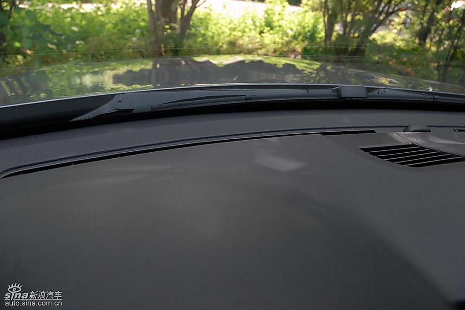 09款宝马3系轿车外观