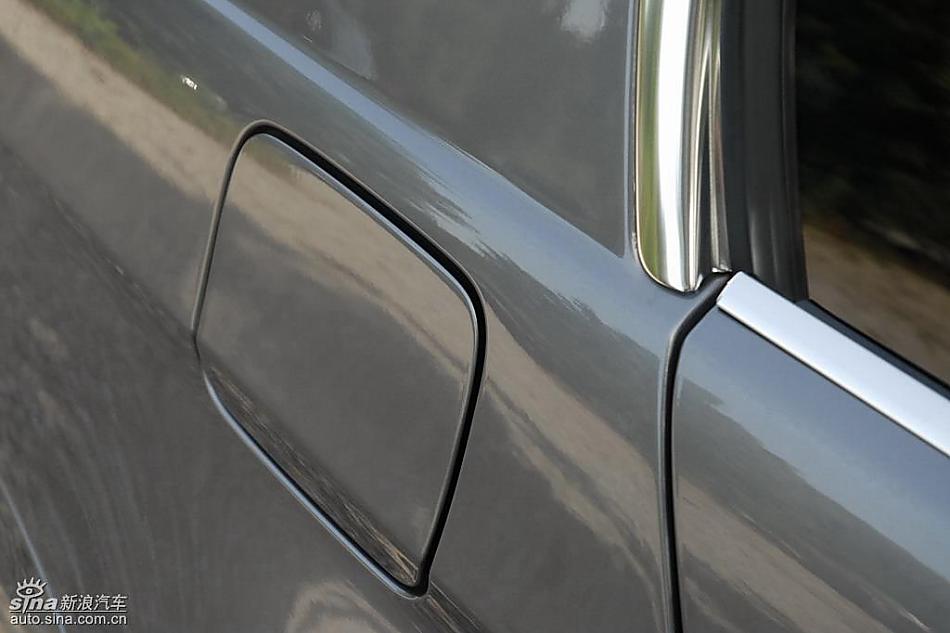 09款宝马3系轿车外观