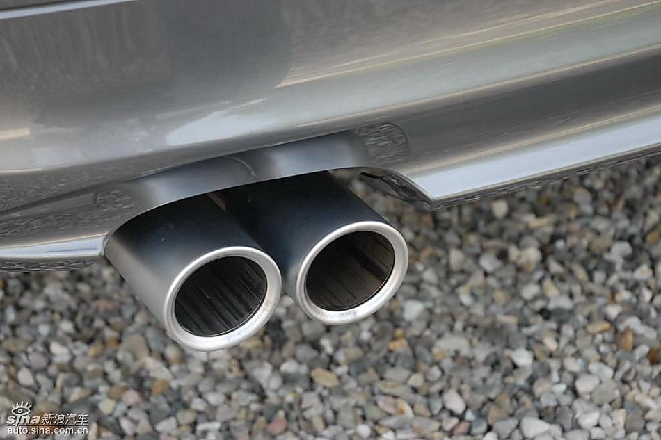 09款宝马3系轿车外观