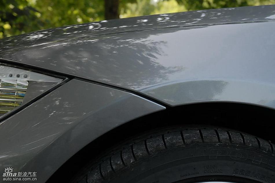 09款宝马3系轿车外观