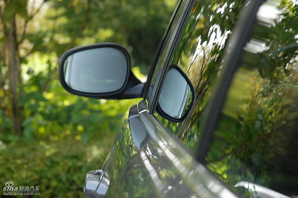 09款宝马3系轿车外观