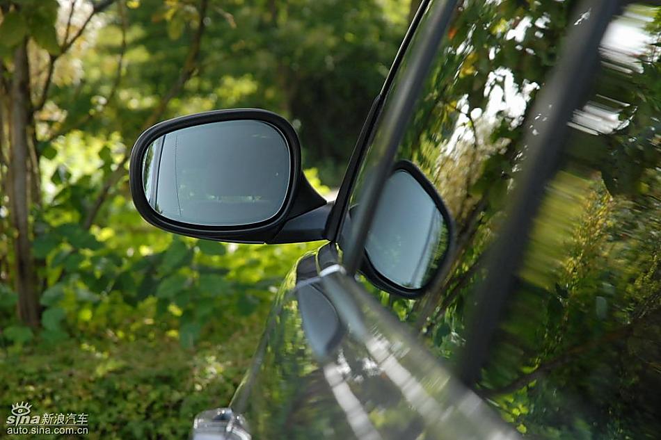 09款宝马3系轿车外观