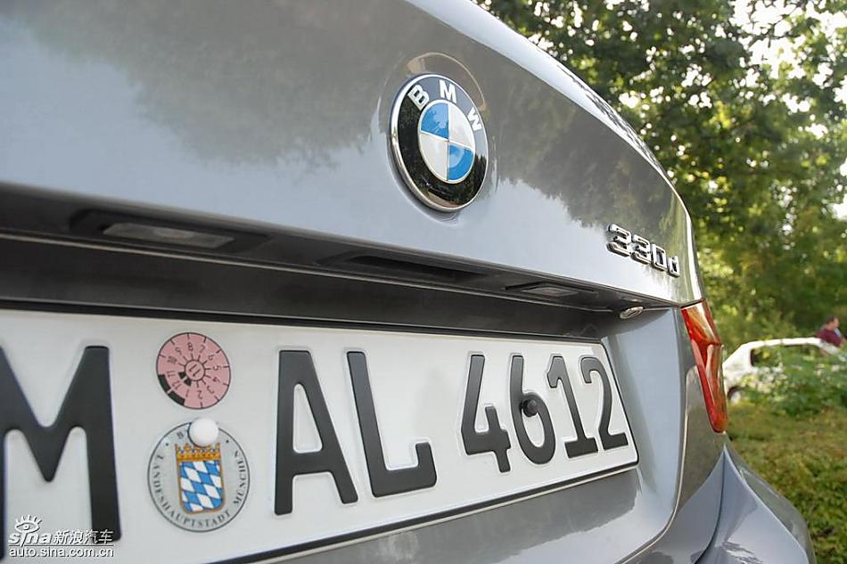09款宝马3系轿车外观