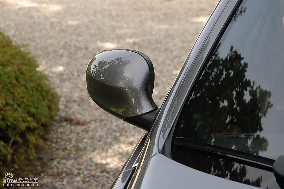 09款宝马3系轿车外观