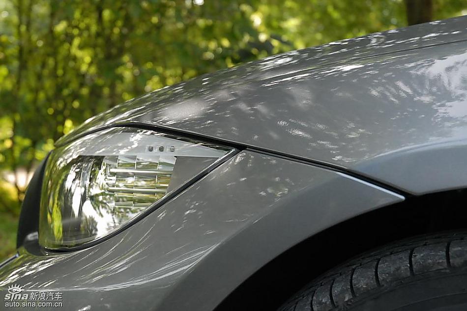 09款宝马3系轿车外观