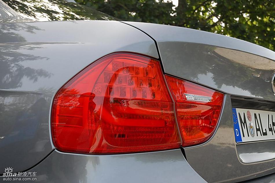 09款宝马3系轿车外观