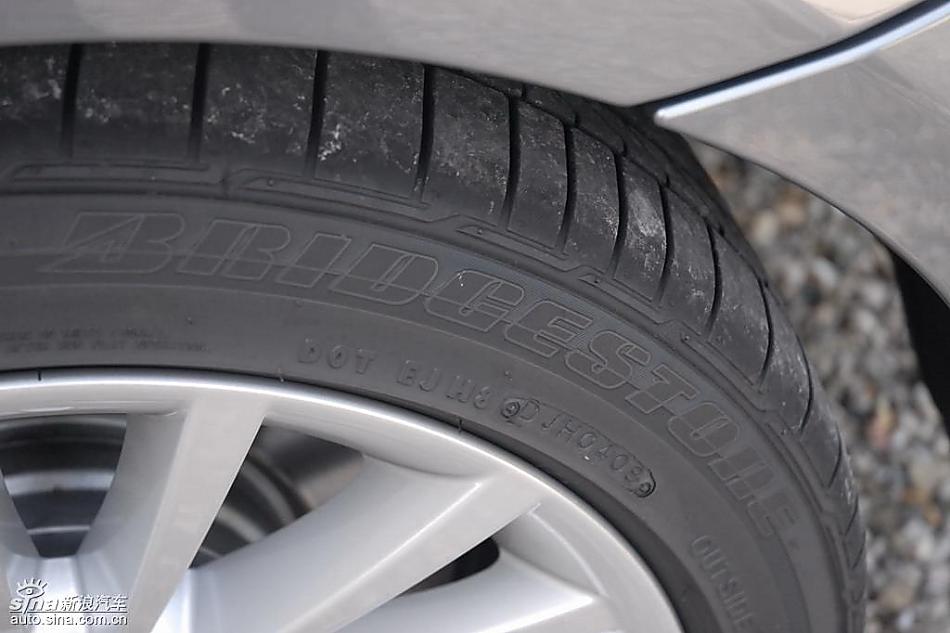 09款宝马3系轿车外观