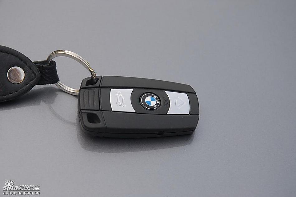 09款宝马3系轿车钥匙
