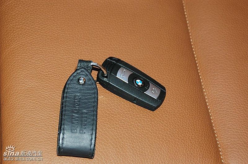 宝马335i敞篷轿车钥匙