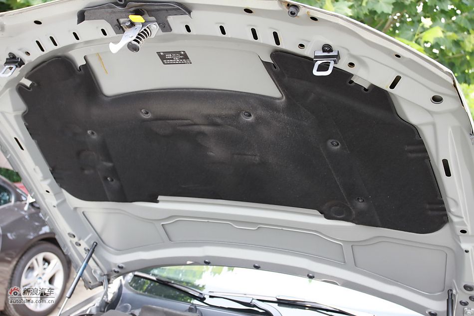 宝马330i敞篷轿跑车