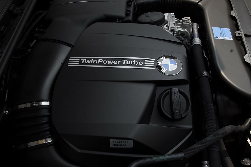 进口宝马3系双门轿跑车与双门敞篷车