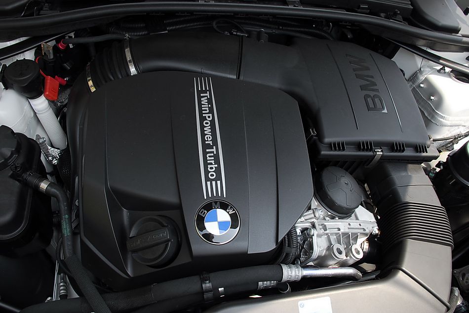 进口宝马3系双门轿跑车与双门敞篷车