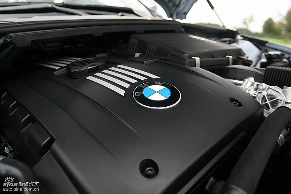 09款宝马335i汽油发动机