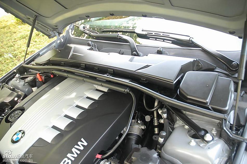 09款宝马330d柴油发动机