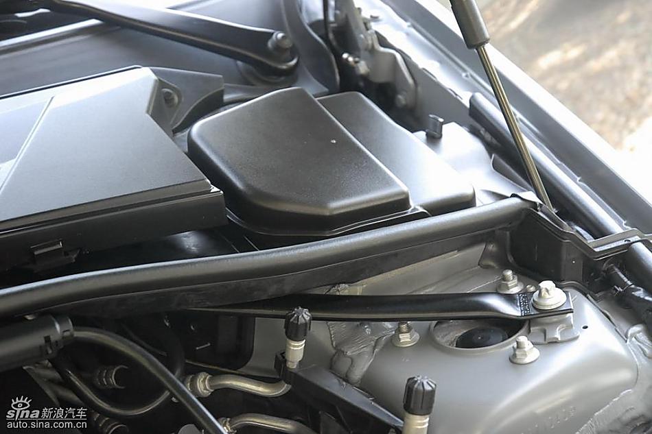 09款宝马330d柴油发动机