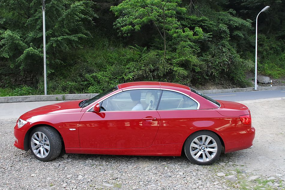 进口宝马3系双门轿跑车与双门敞篷车