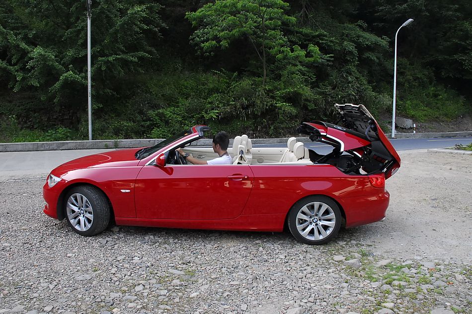 进口宝马3系双门轿跑车与双门敞篷车