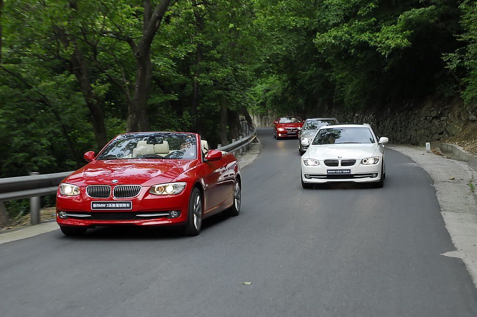 进口宝马3系双门轿跑车与双门敞篷车