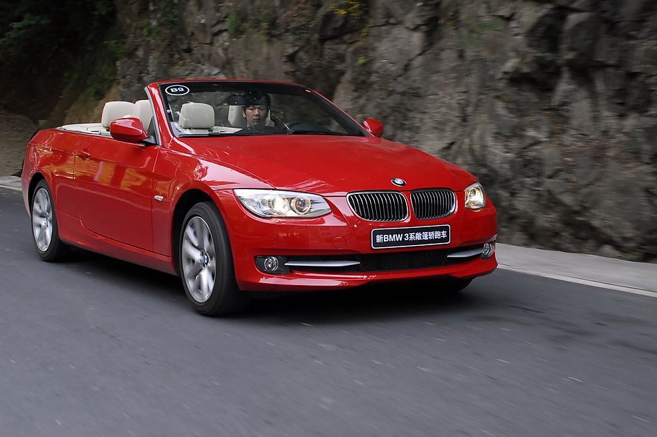 进口宝马3系双门轿跑车与双门敞篷车