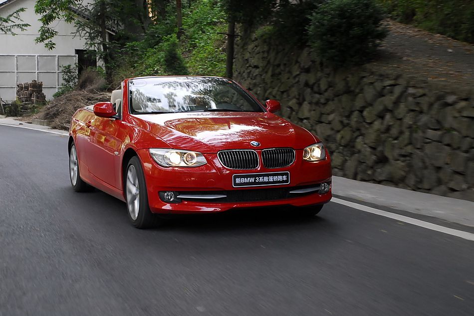 进口宝马3系双门轿跑车与双门敞篷车