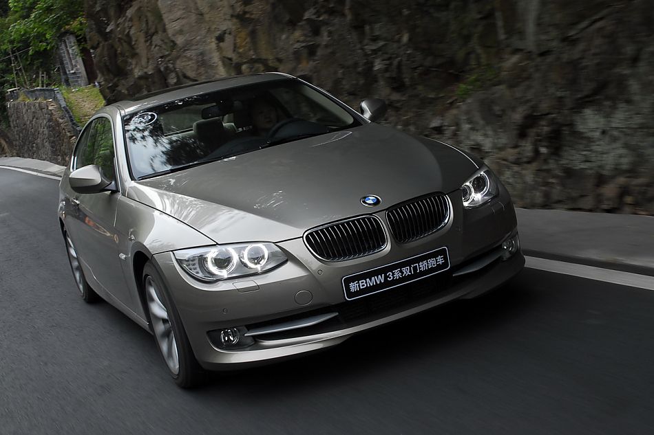 进口宝马3系双门轿跑车与双门敞篷车