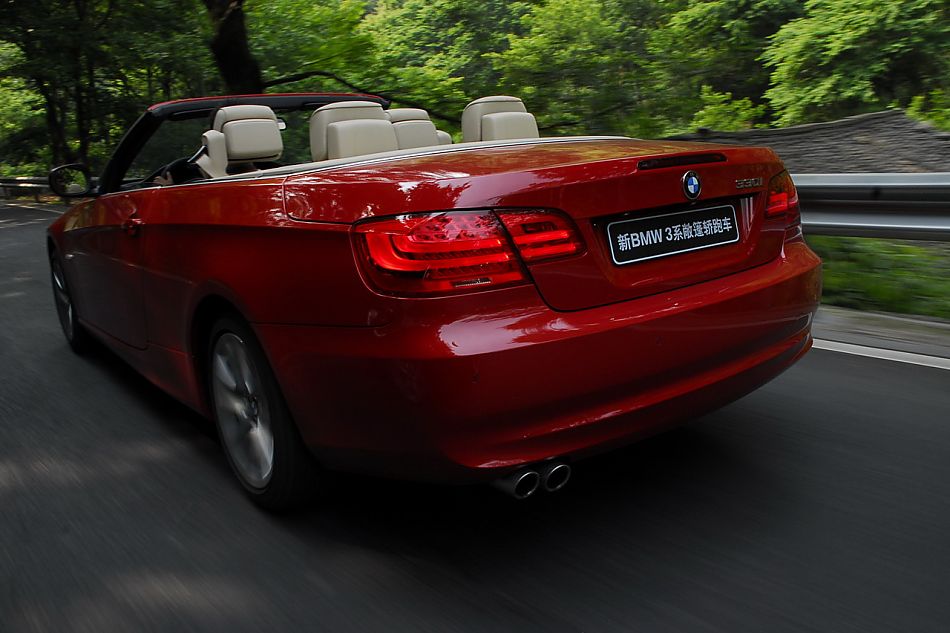 进口宝马3系双门轿跑车与双门敞篷车
