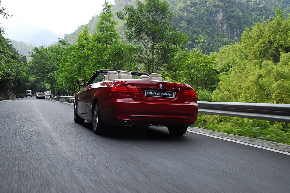 进口宝马3系双门轿跑车与双门敞篷车
